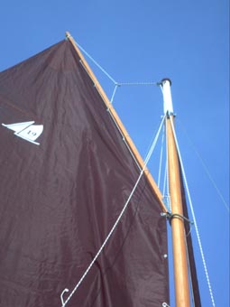 lookingupatrighalliards_1762.jpg