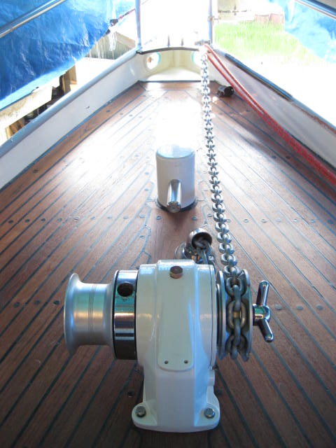 anchorwindlass1jpg_1933.jpg