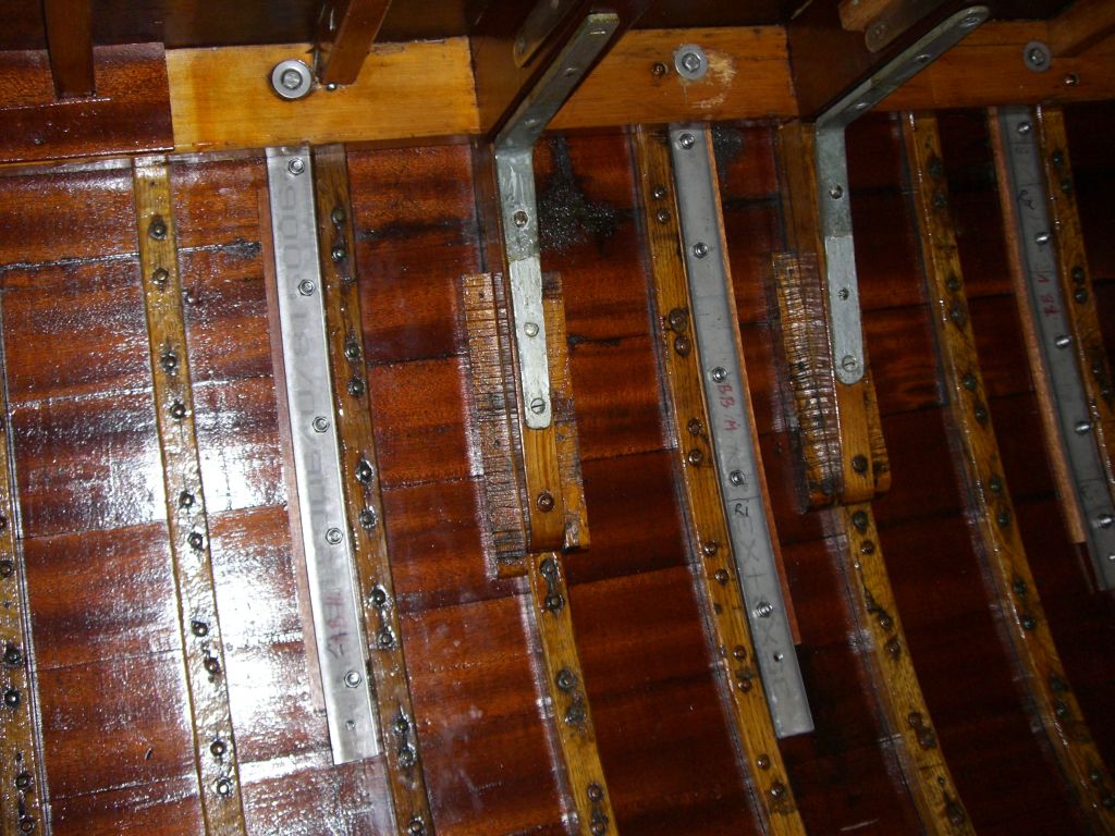 Pttinge_mit_Unterftterung_und_allen_Schraubbefestigungen_3387.jpg