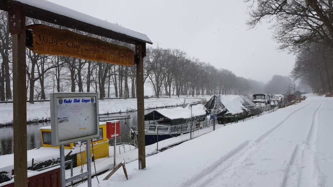 Endlich mal wieder Schnee an meinem Bootshafen .